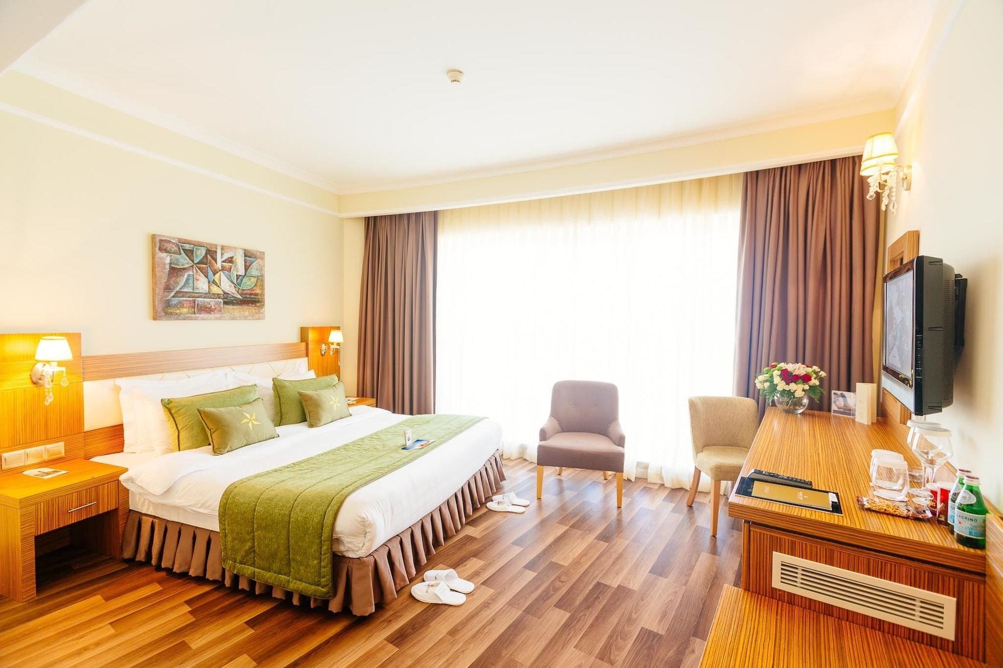 Grand Pasha Luxury Central Nicosia Hotel & Casino Екстериор снимка