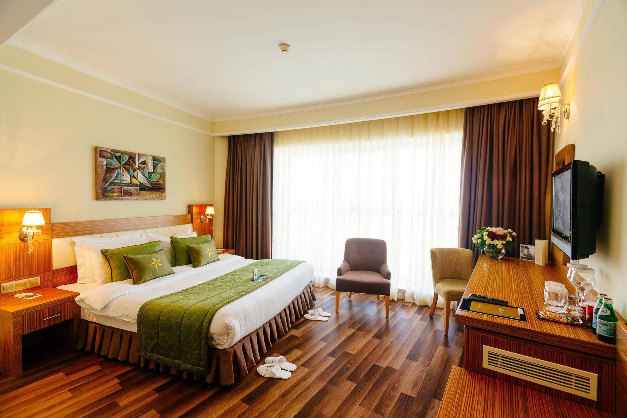 Grand Pasha Luxury Central Nicosia Hotel & Casino Екстериор снимка