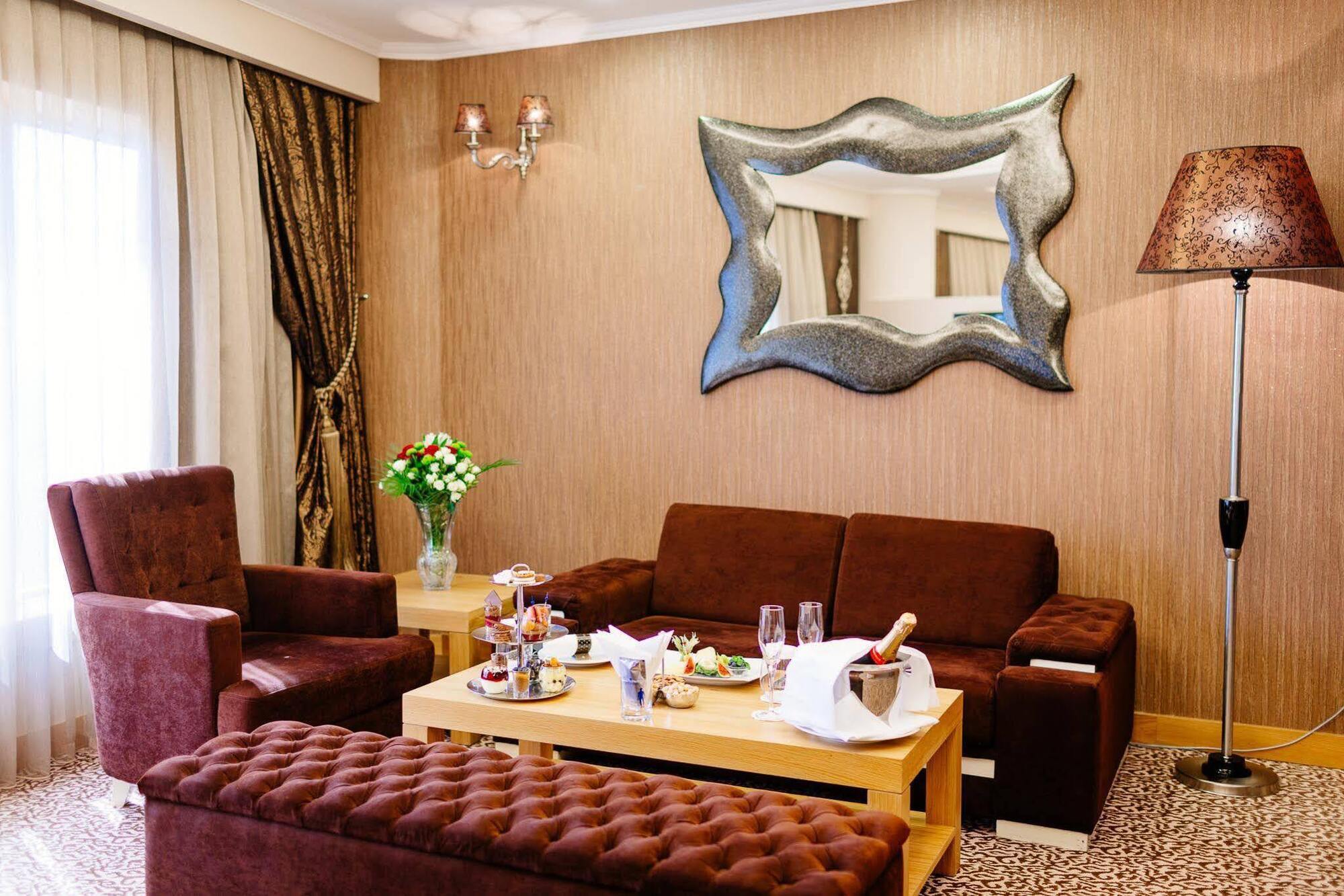 Grand Pasha Luxury Central Nicosia Hotel & Casino Екстериор снимка