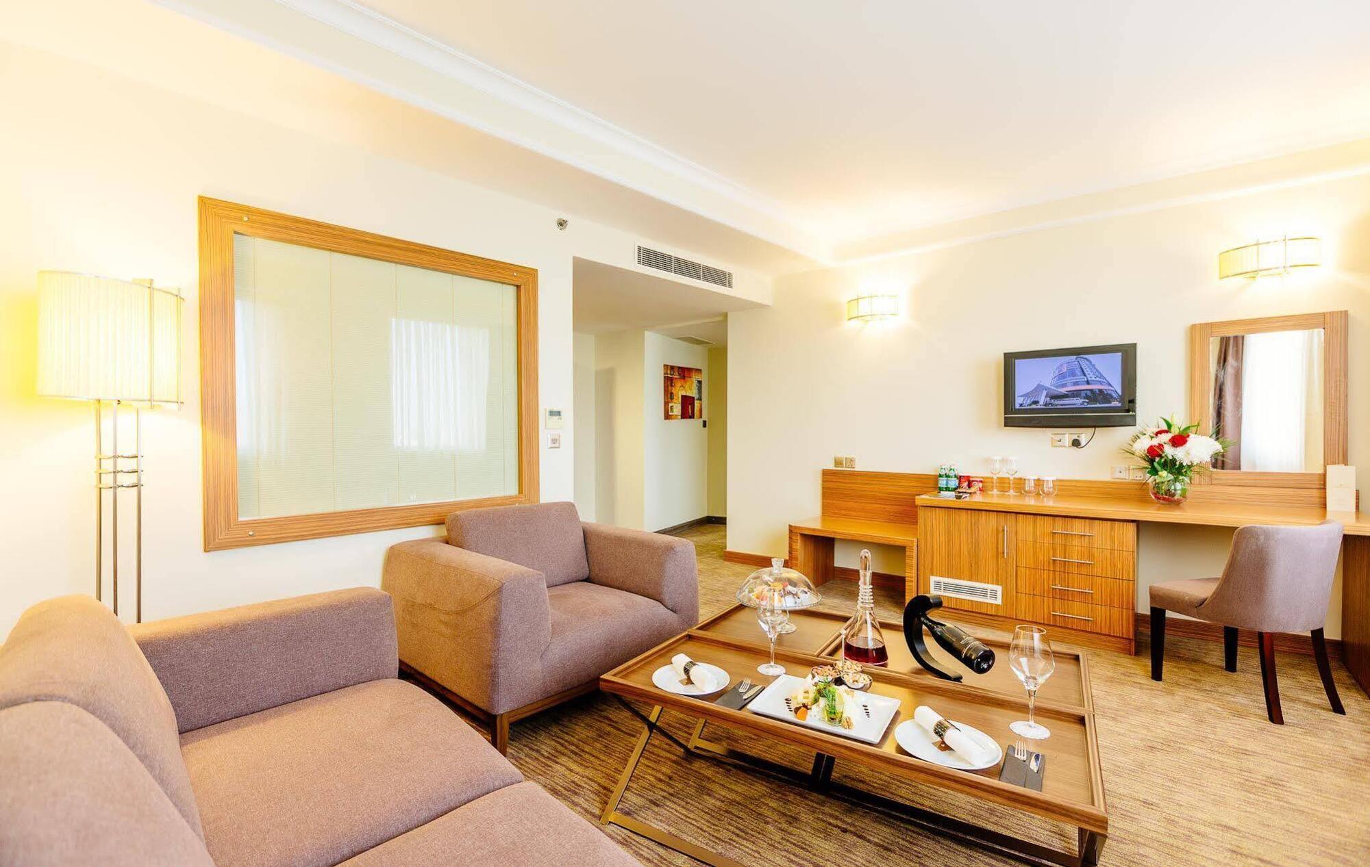 Grand Pasha Luxury Central Nicosia Hotel & Casino Екстериор снимка