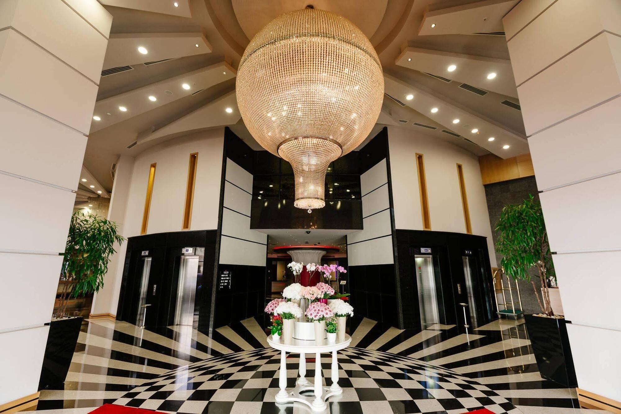 Grand Pasha Luxury Central Nicosia Hotel & Casino Екстериор снимка
